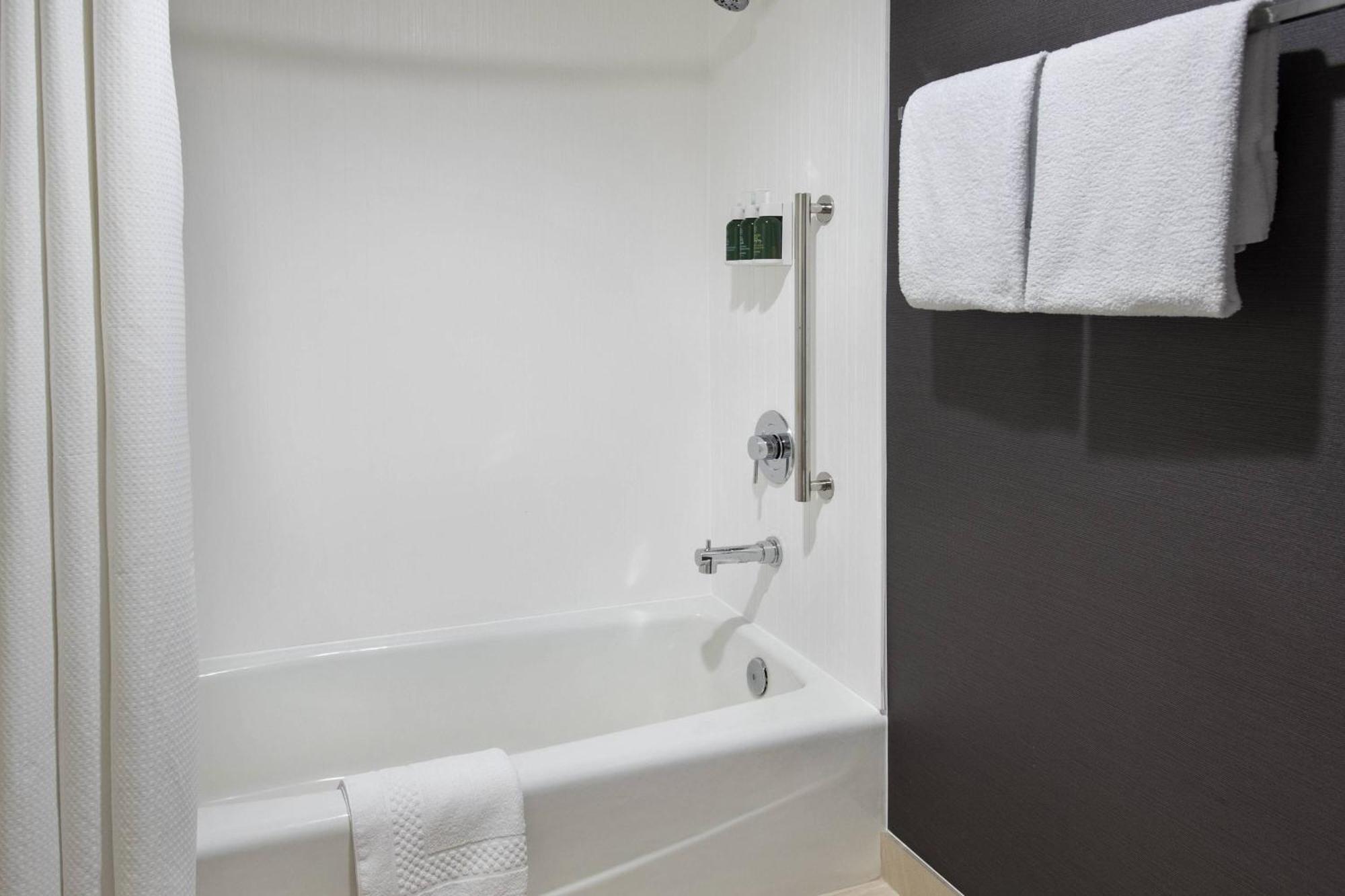 Courtyard By Marriott Poughkeepsie Hotell Eksteriør bilde